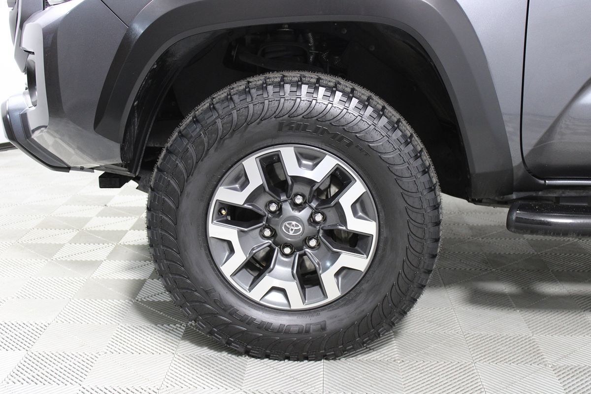 2021 Toyota Tacoma TRD photo 4