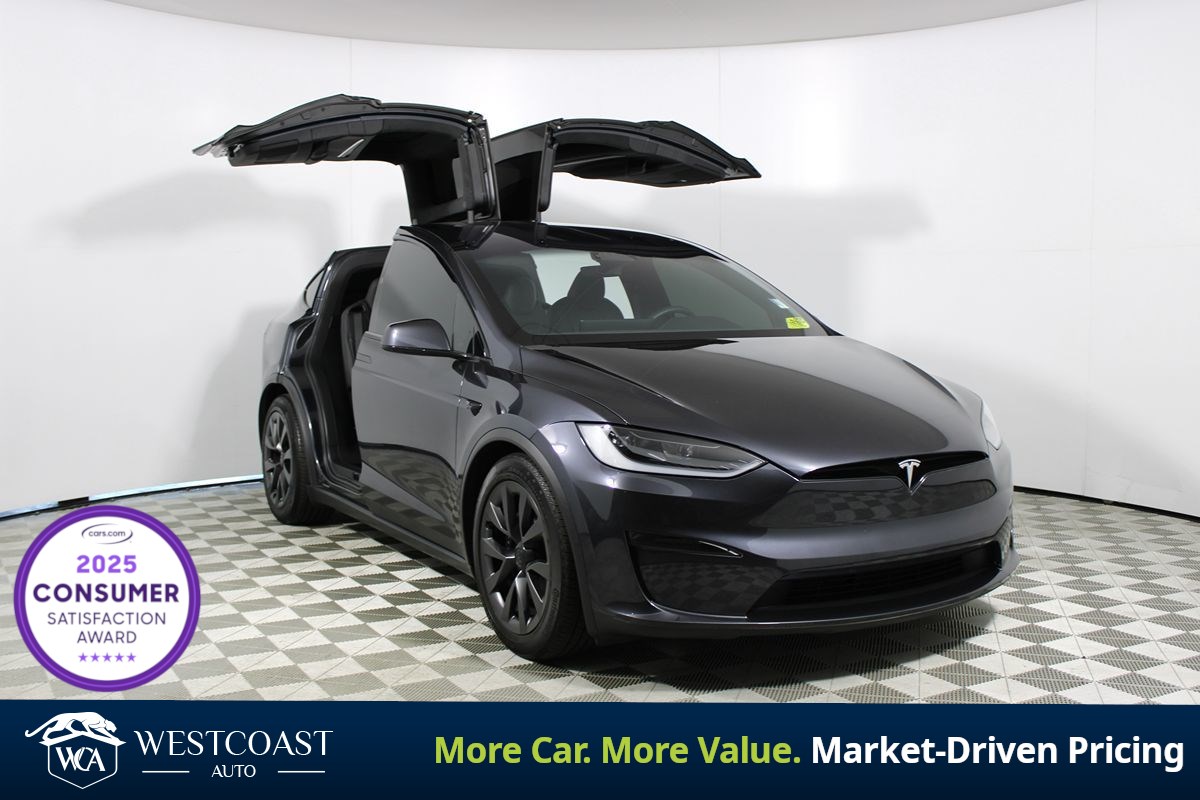 2024 Tesla Model X Long Range's photo