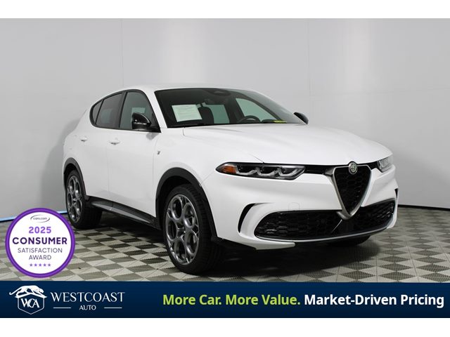 Alfa White 2024 Alfa Romeo Tonale Ti AWD SUV / Crossover All-Wheel Drive Automatic