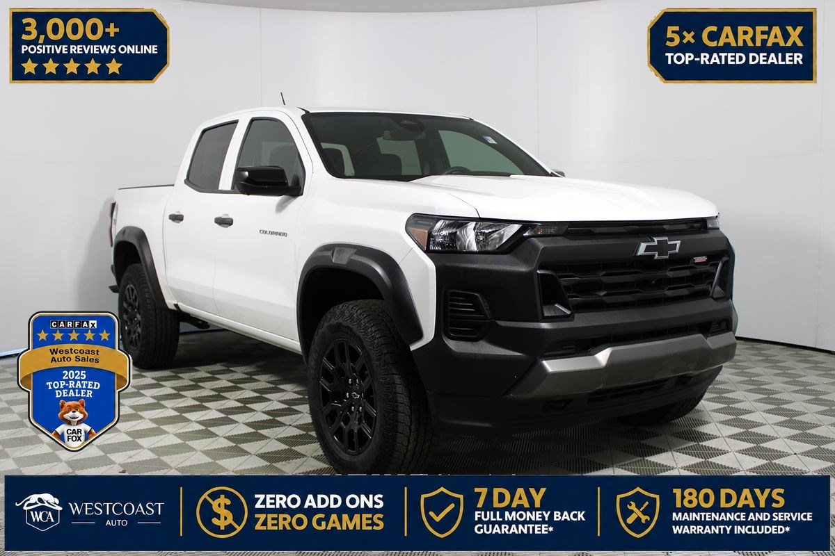 Summit White 2024 Chevrolet Colorado Pickup Truck Four-Wheel Drive Automatic