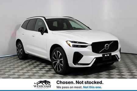 2023 Volvo XC60 Plus Dark Theme