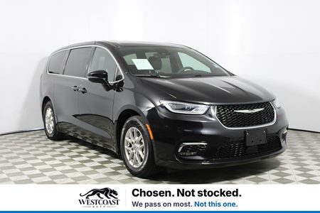 View 2025 Chrysler Pacifica
