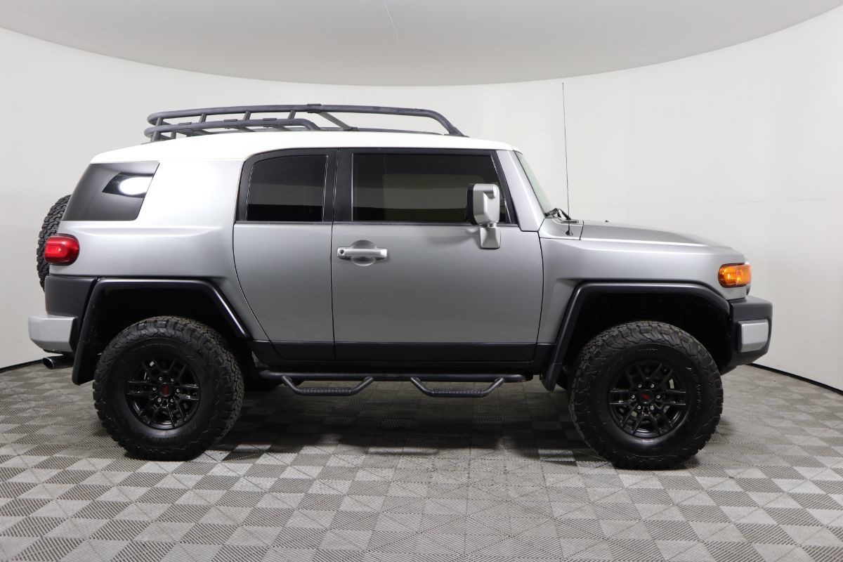 Sold 2009 Toyota FJ Cruiser 4X4 in Montclair