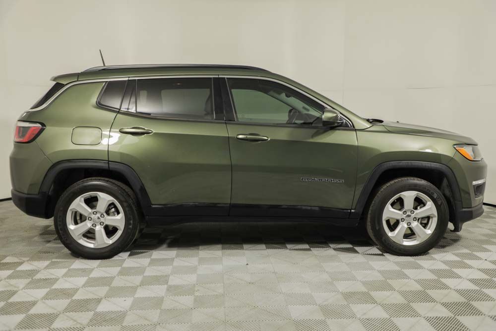Sold 2018 Jeep Compass Latitude in Montclair