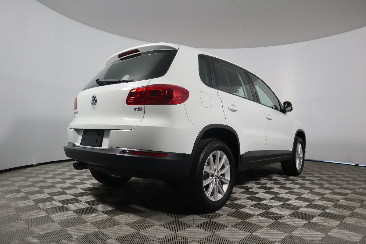 Volkswagen Tiguan ホワイト SUV New Volkswagen Tiguan For Sale West Chester, A | Garnet Volkswagen