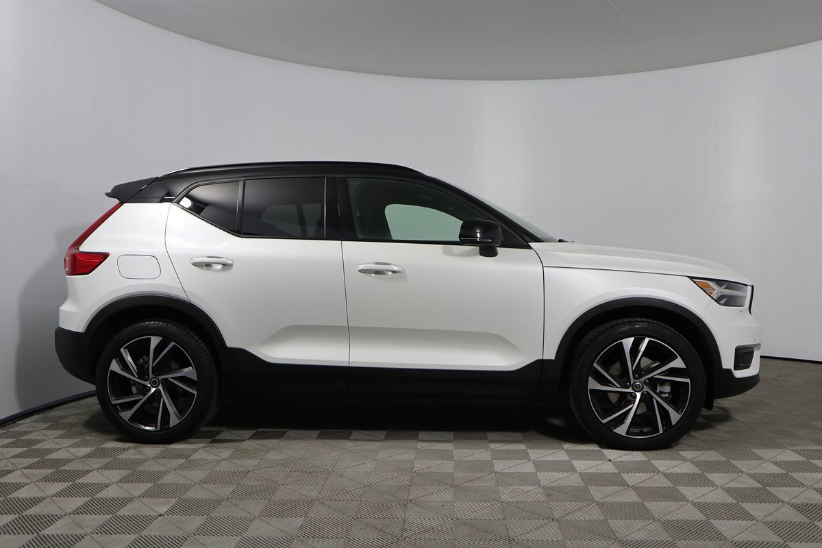 Sold 2021 Volvo XC40 T4 R-Design in Montclair