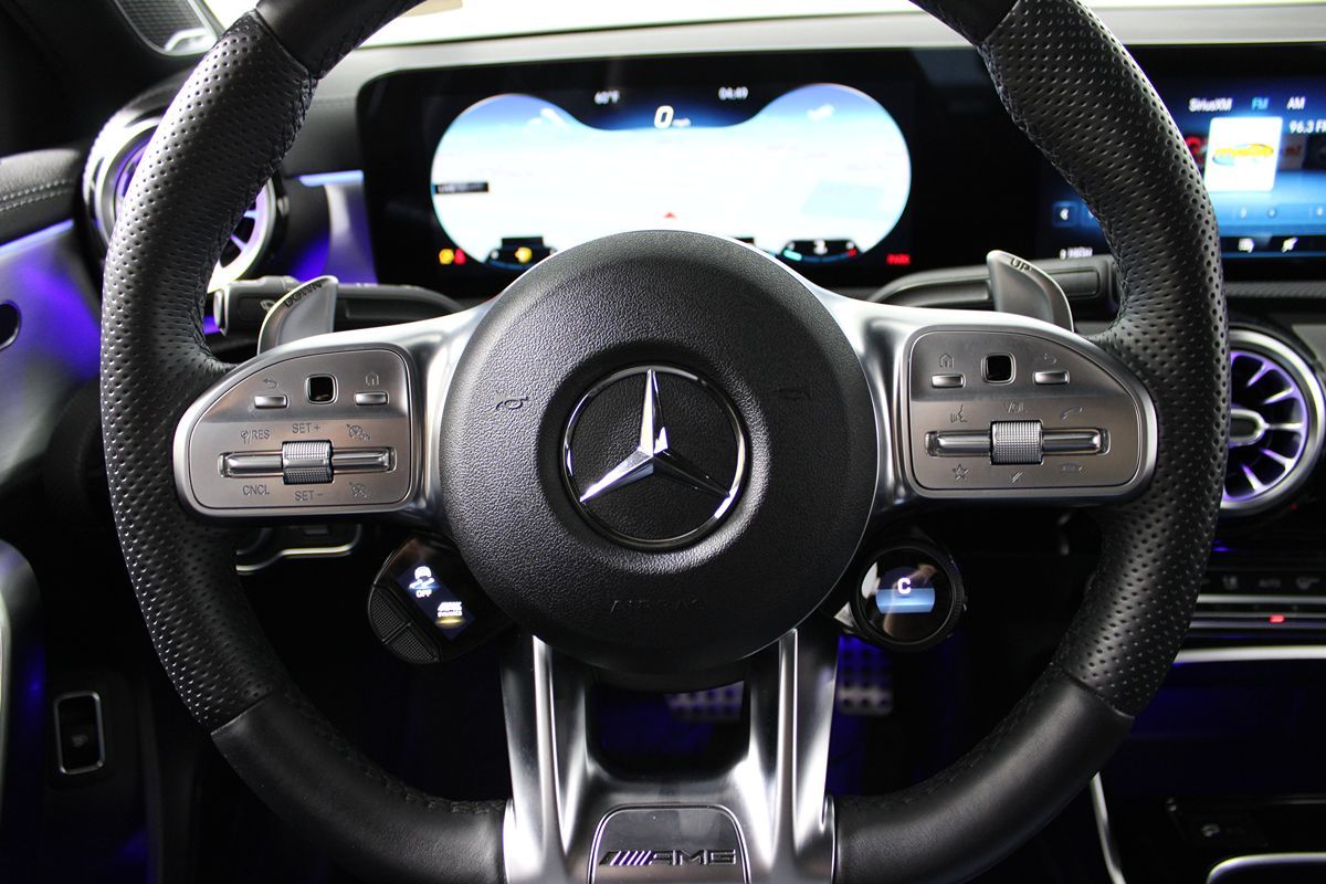 AMG A350 取外し　215 45 18 スタッドレス　2022年製 Mercedes-Benz Used Parts | Left longitudinal member trim running board