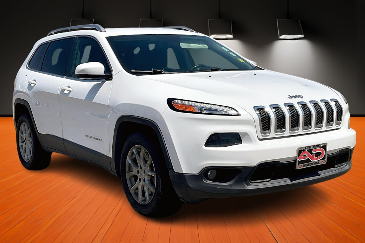 2016 Jeep Cherokee Latitude photo 2