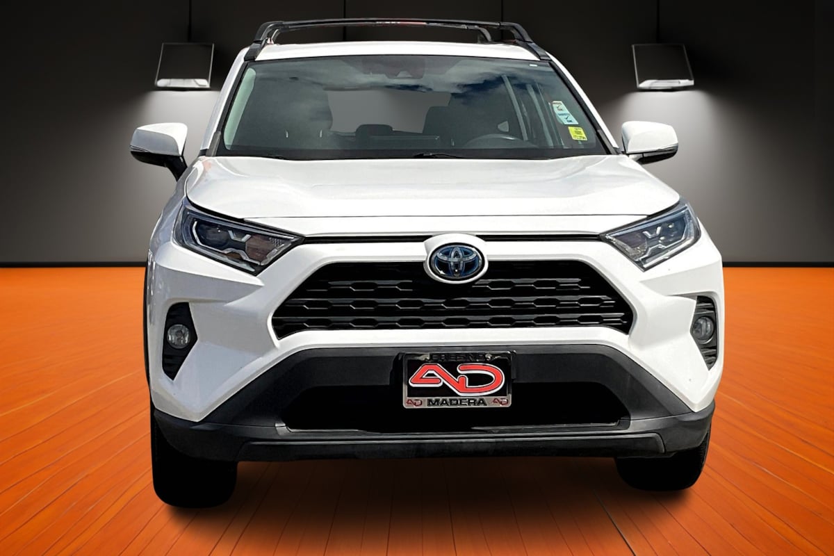 2019 Toyota RAV4 Hybrid XLE photo 2