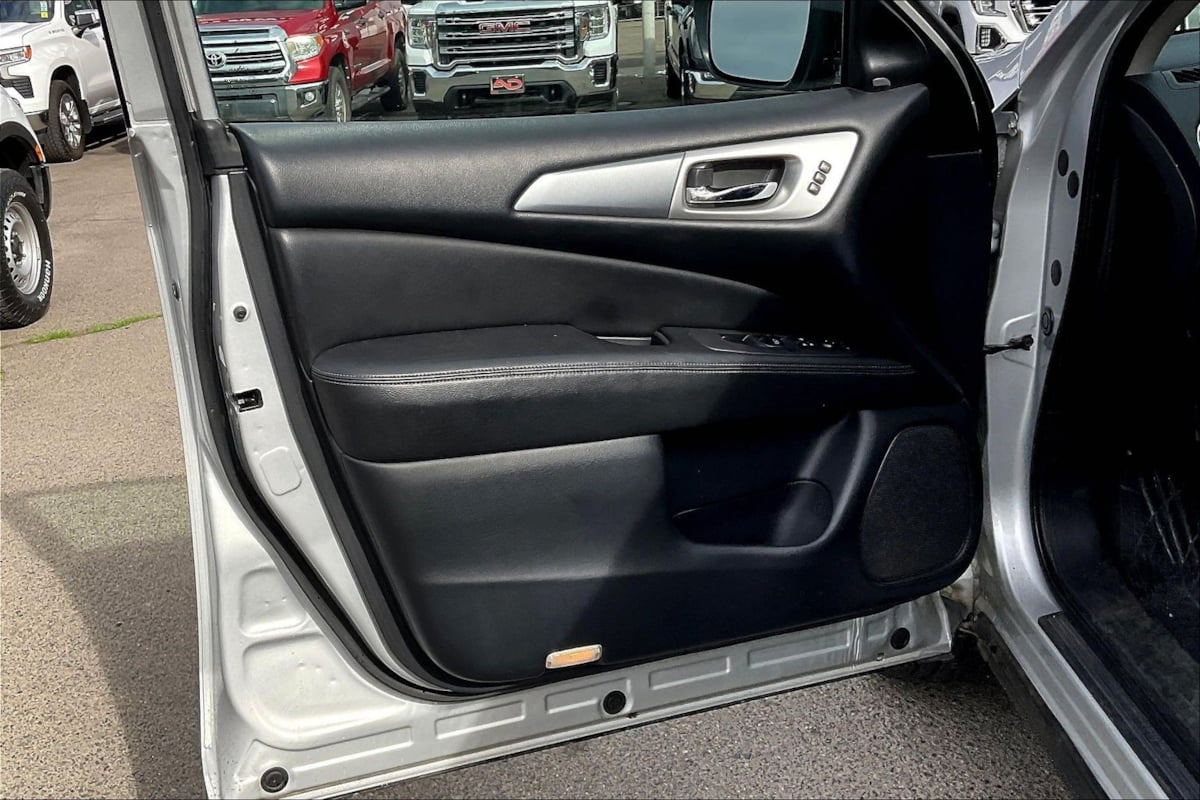 2020 Nissan Pathfinder SL - Photo 18