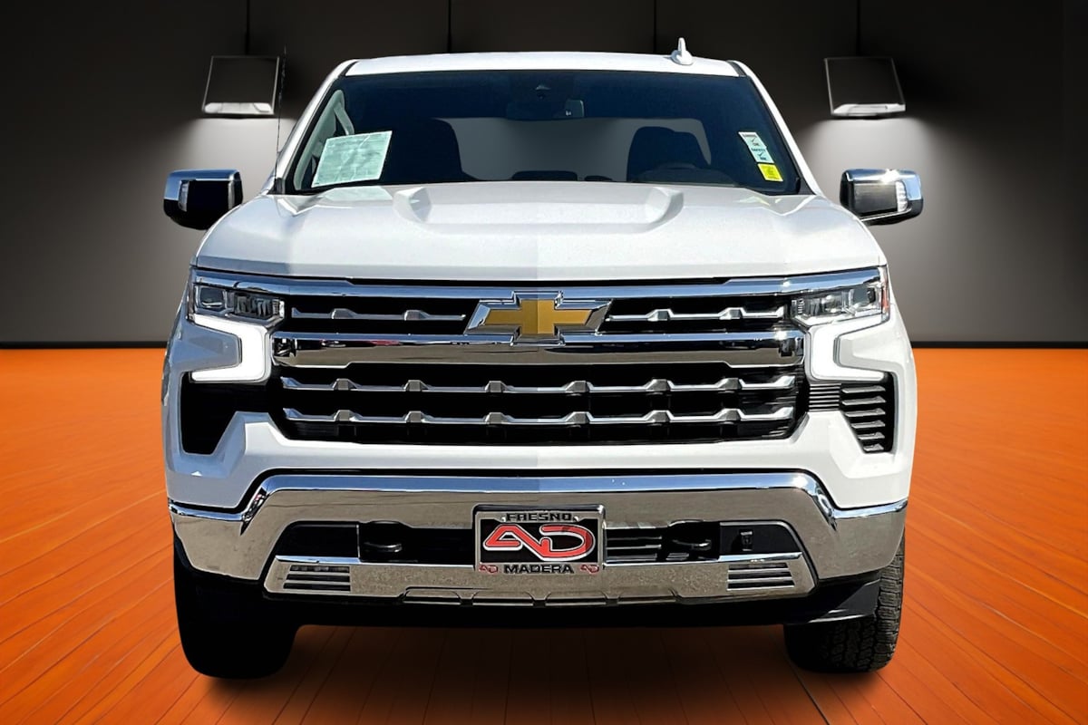 2022 Chevrolet Silverado 1500 LTZ photo 2