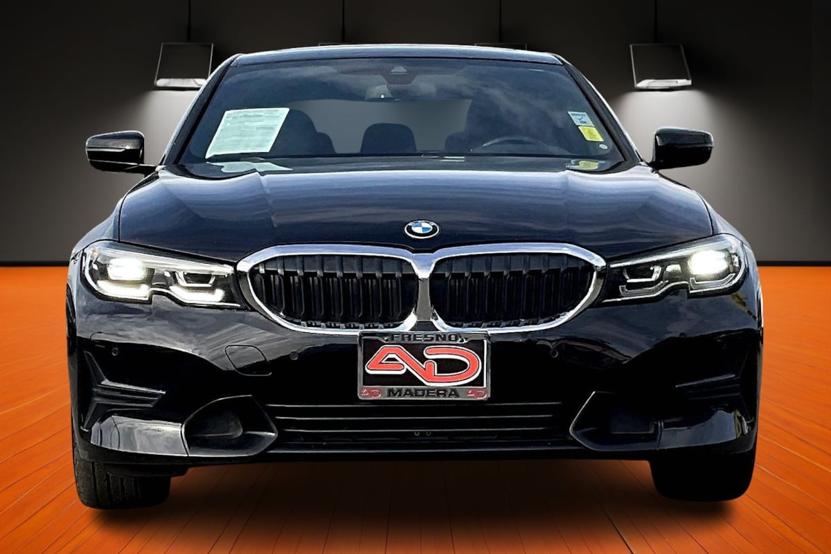 2019 BMW 3 Series 330i - Photo 2