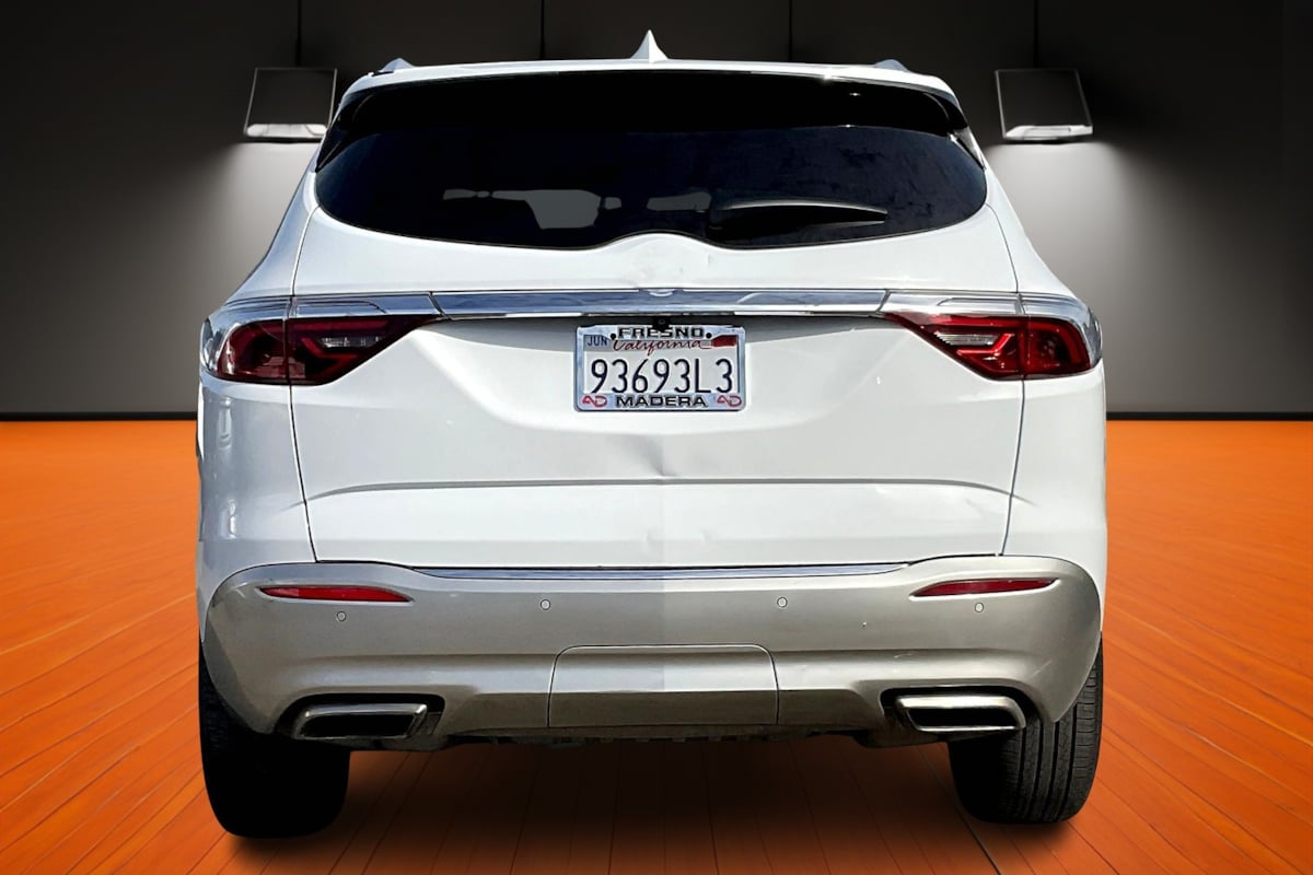 2022 Buick Enclave Essence Sport photo 3