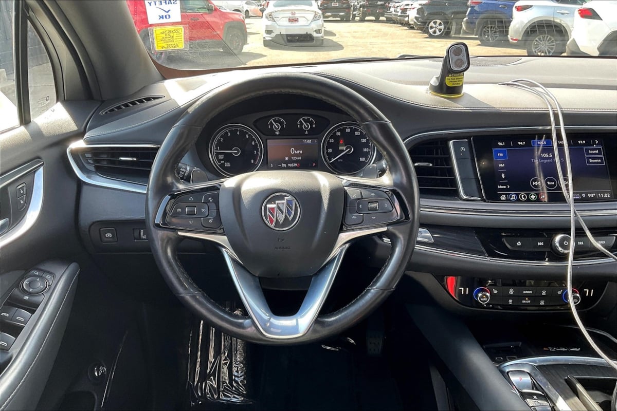 2023 Buick Enclave Essence Sport photo 3