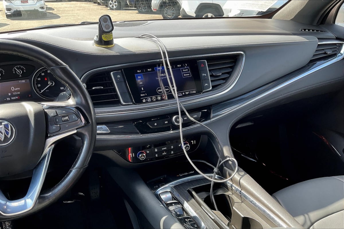 2023 Buick Enclave Essence Sport photo 4