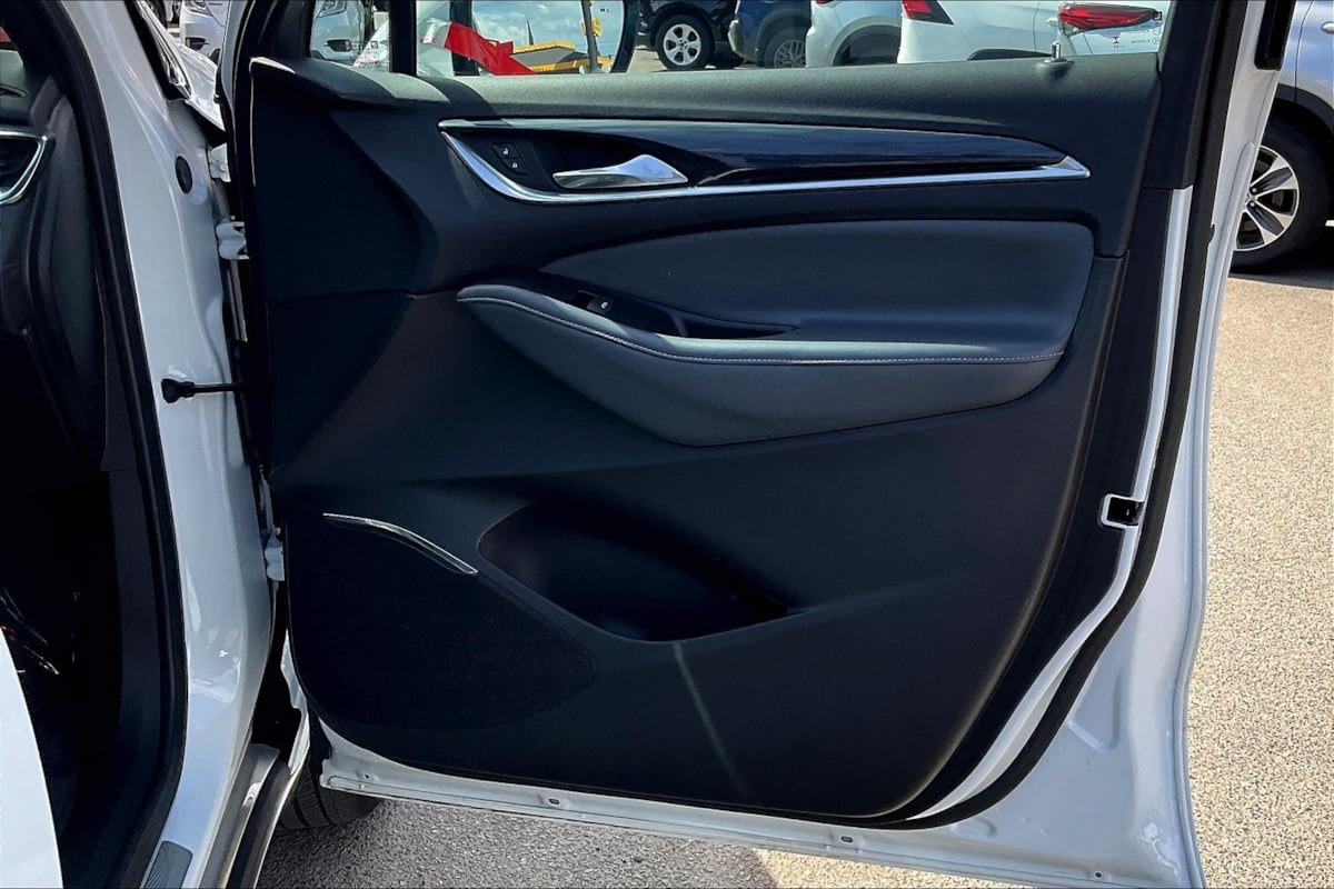 2023 Buick Enclave Essence - Photo 19