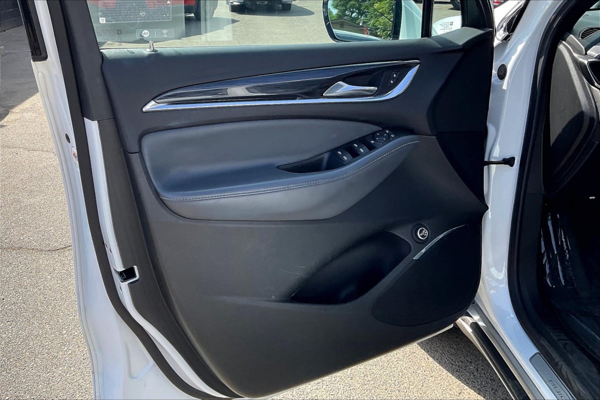 2023 Buick Enclave Essence - Photo 18