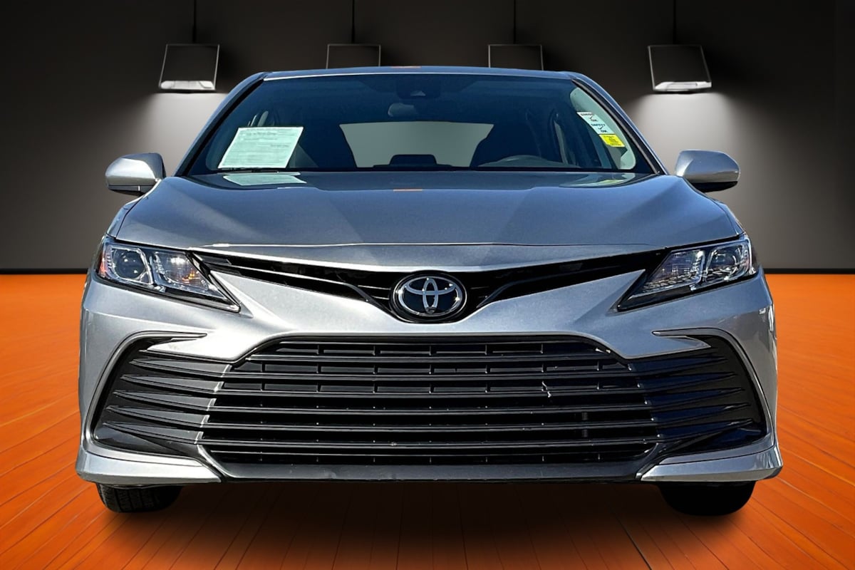 2023 Toyota Camry LE photo 2