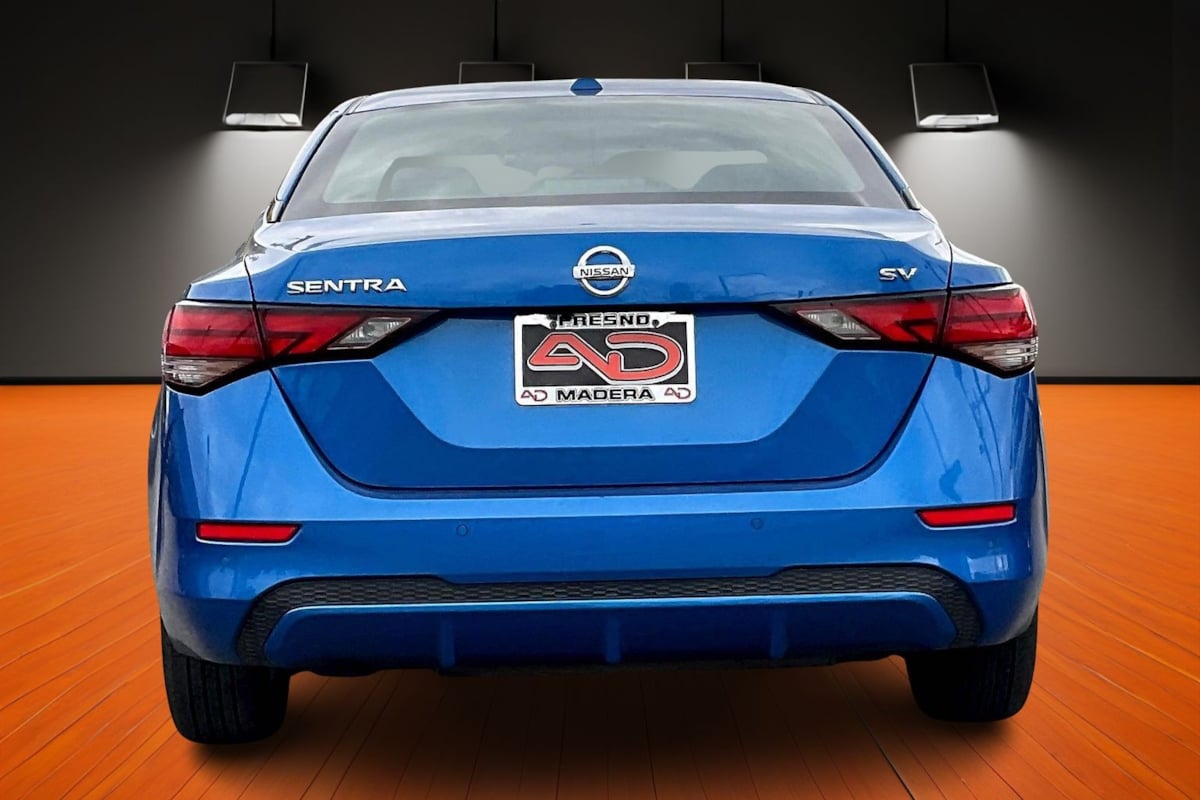 2023 Nissan Sentra SV photo 4