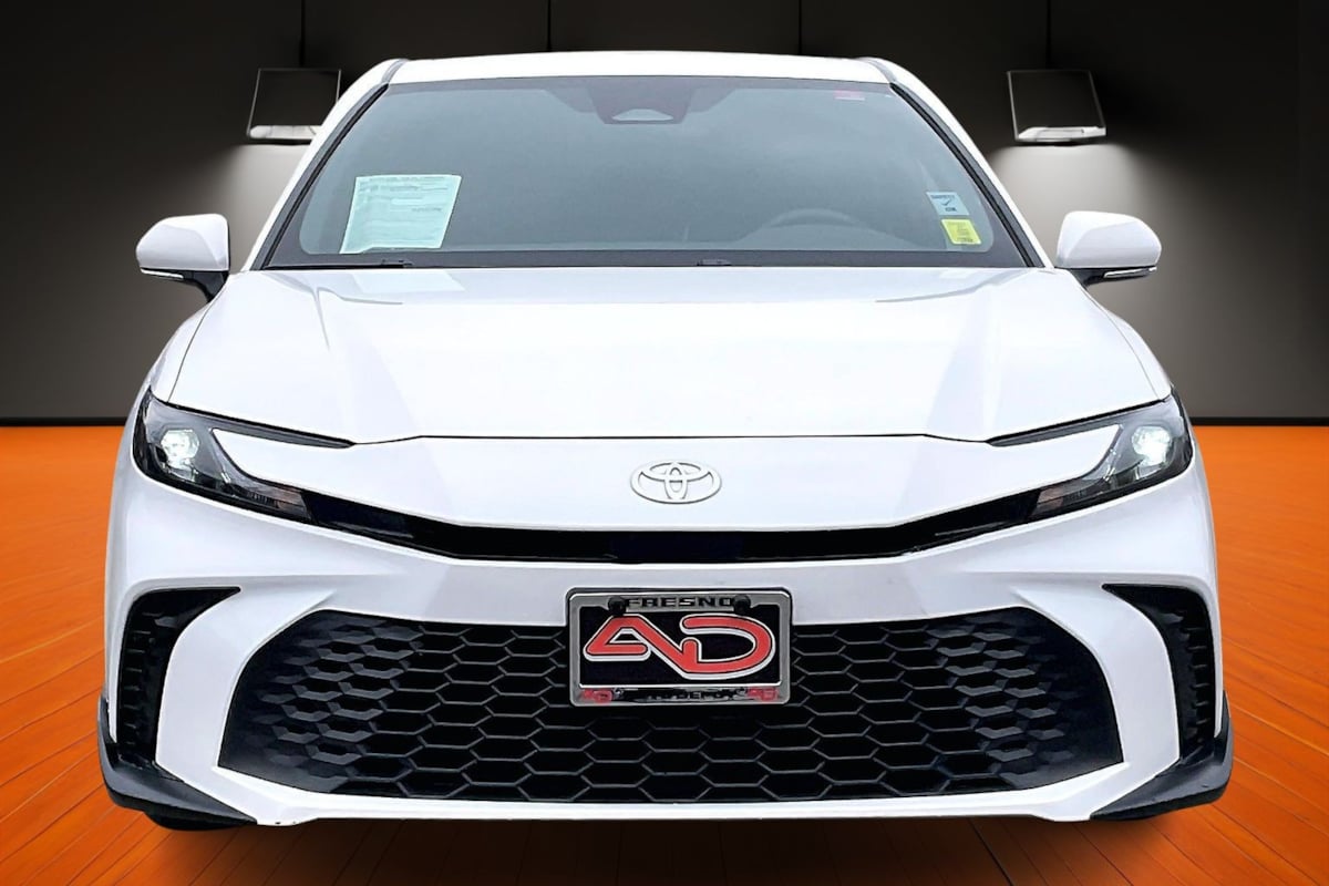 2025 Toyota Camry SE photo 2