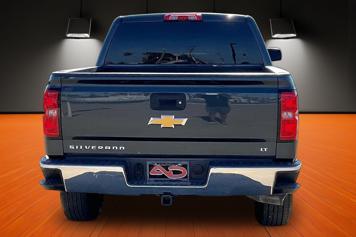Photo 4 of this Chevrolet Silverado 1500