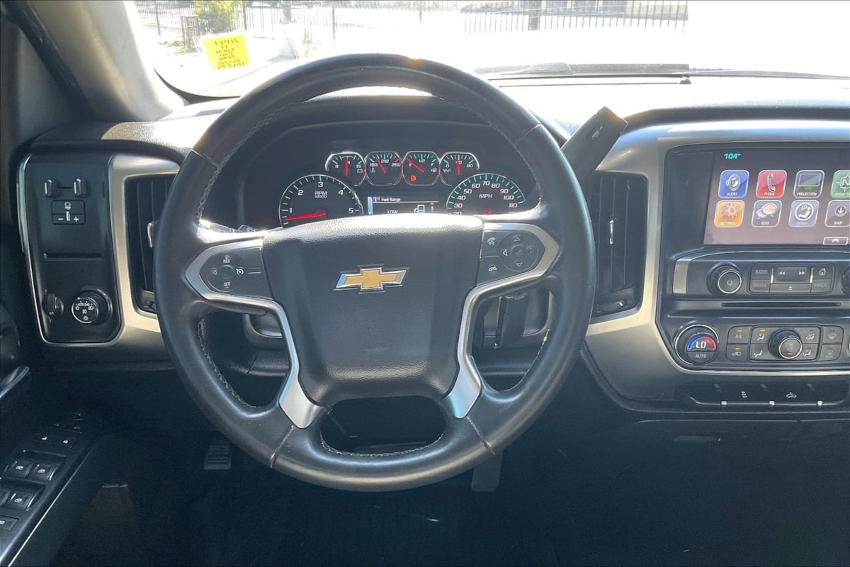 Photo 5 of this Chevrolet Silverado 1500