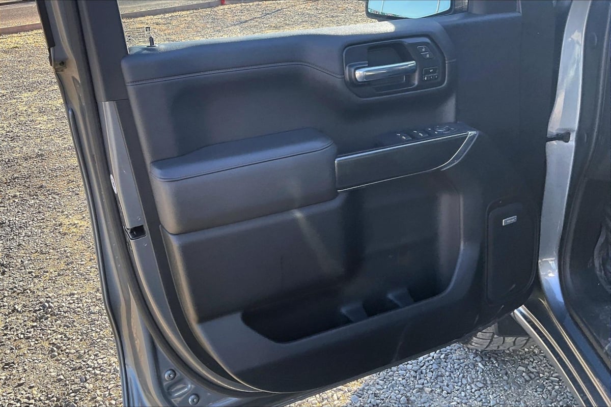 Photo 18 of this GMC Sierra 1500