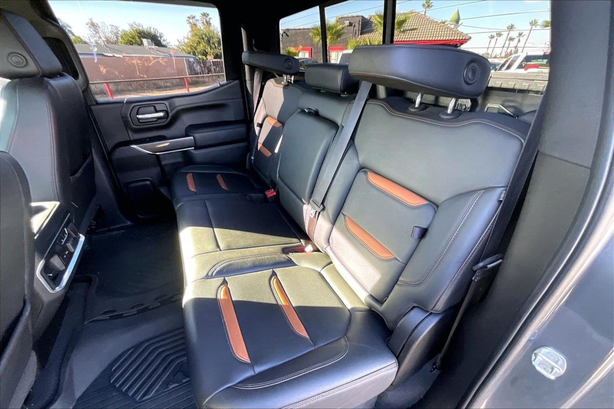 Photo 21 of this GMC Sierra 1500