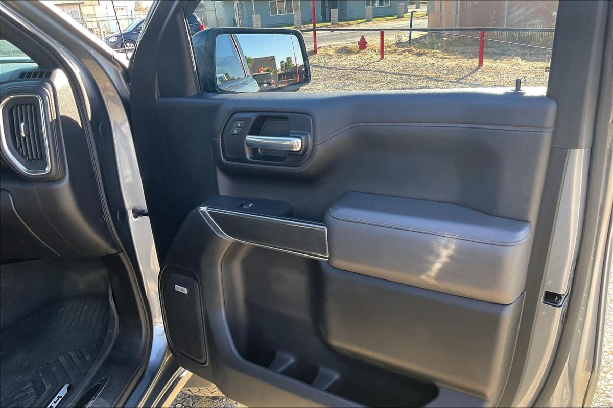 Photo 19 of this GMC Sierra 1500