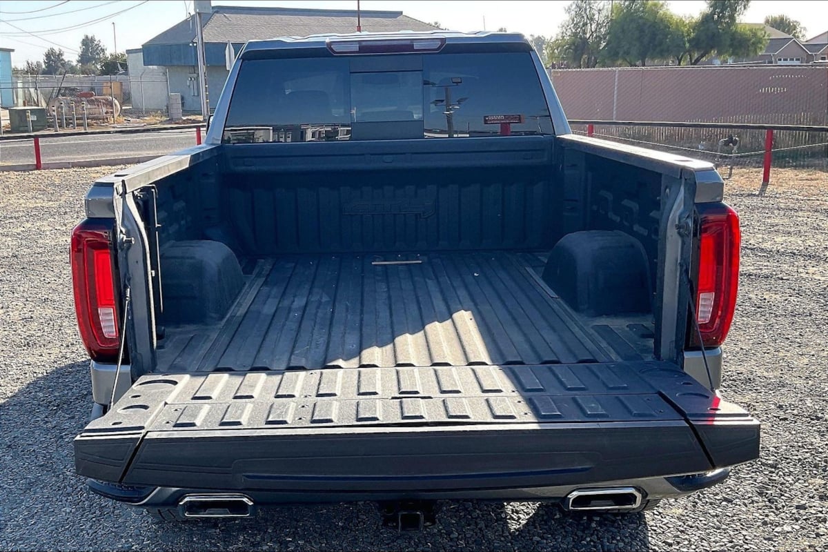 Photo 26 of this GMC Sierra 1500