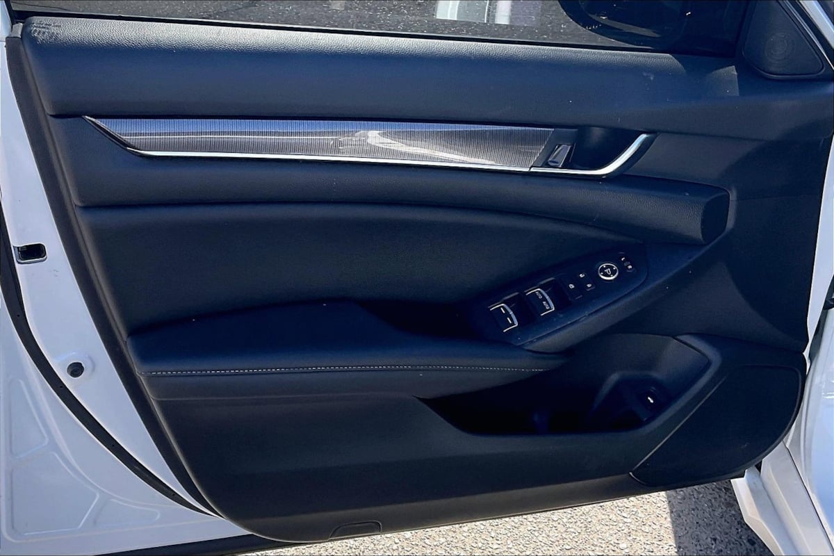 Photo 18 of this Honda Accord Sedan