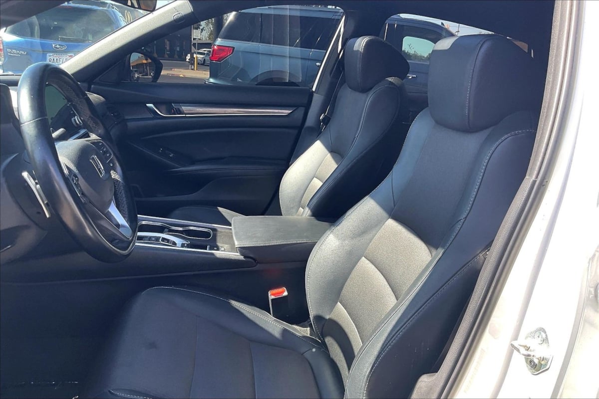 Photo 20 of this Honda Accord Sedan