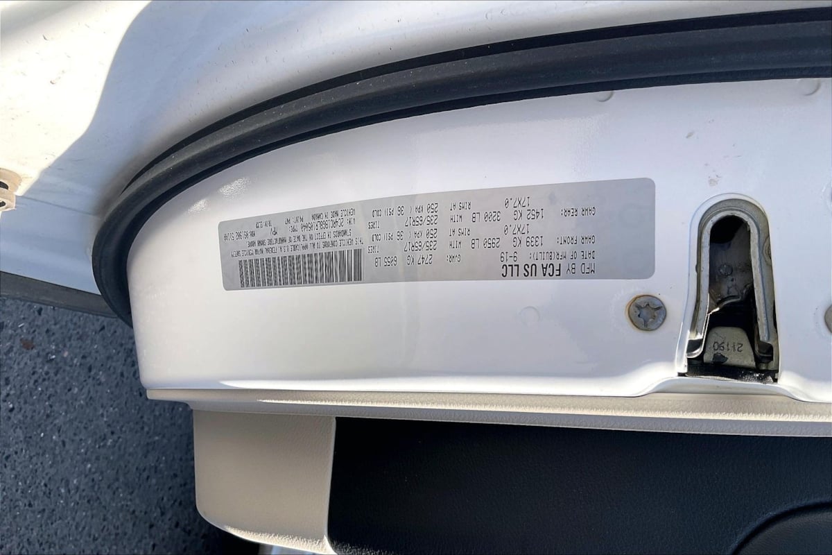 Photo 27 of this Chrysler Pacifica