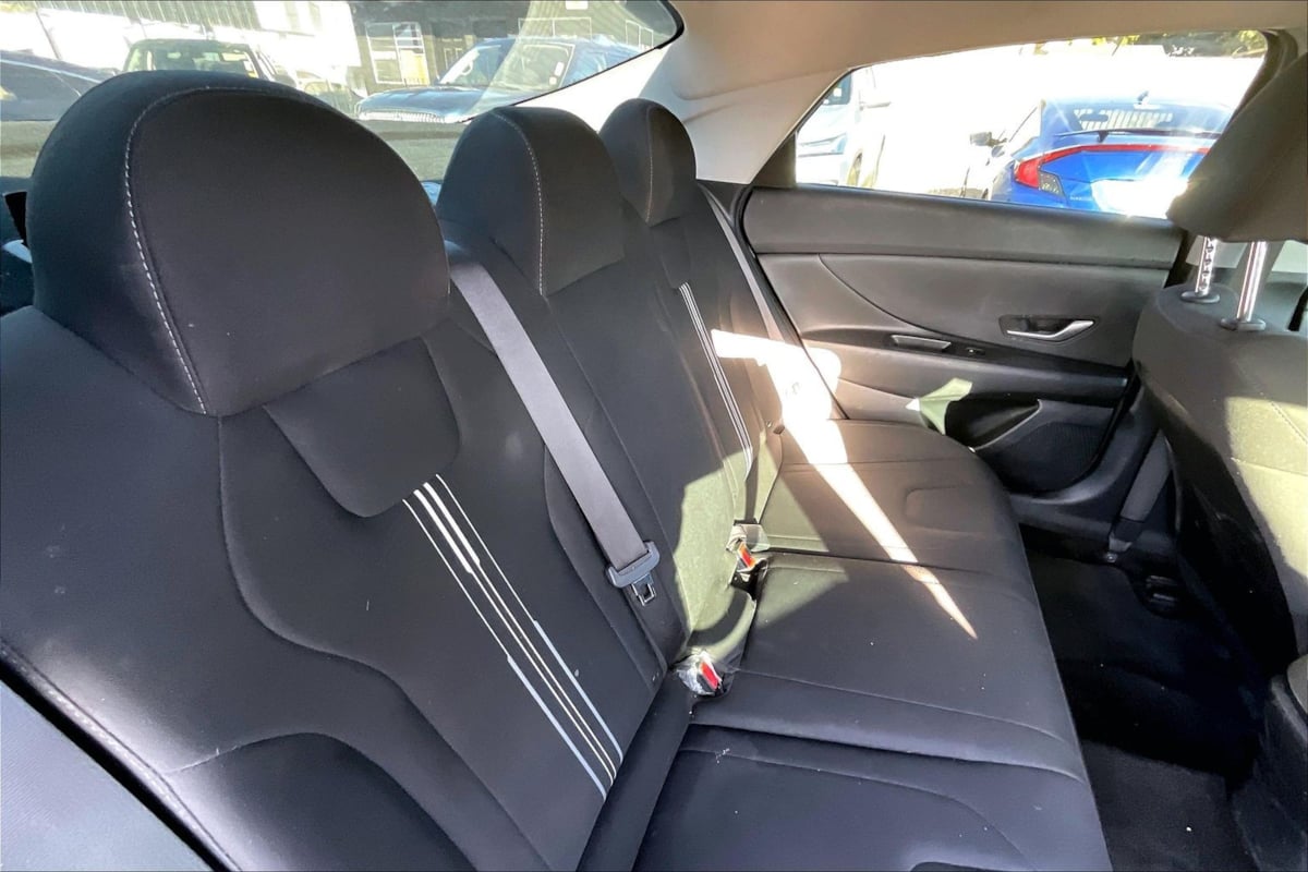 Photo 22 of this Hyundai Elantra Hybrid
