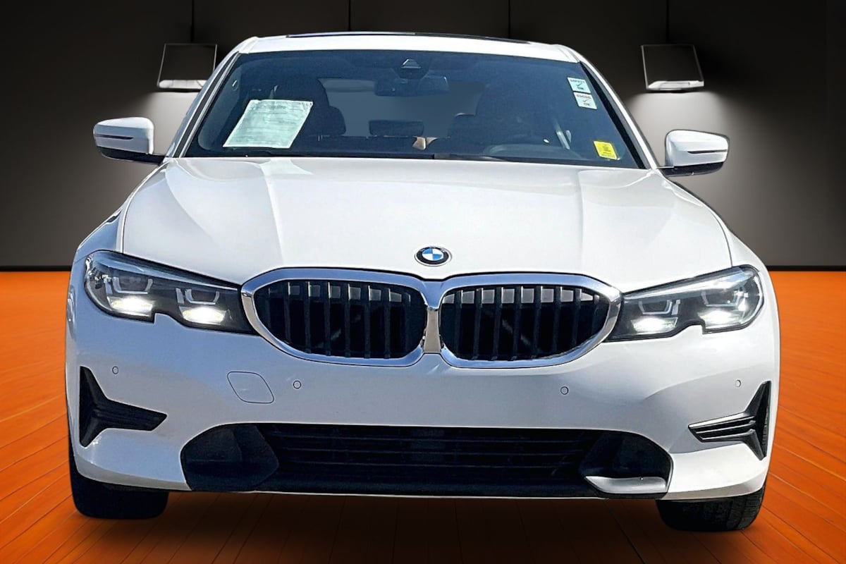 Photo 2 of this BMW 3 Series