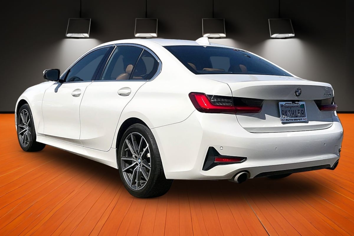Photo 10 of this BMW 3 Series