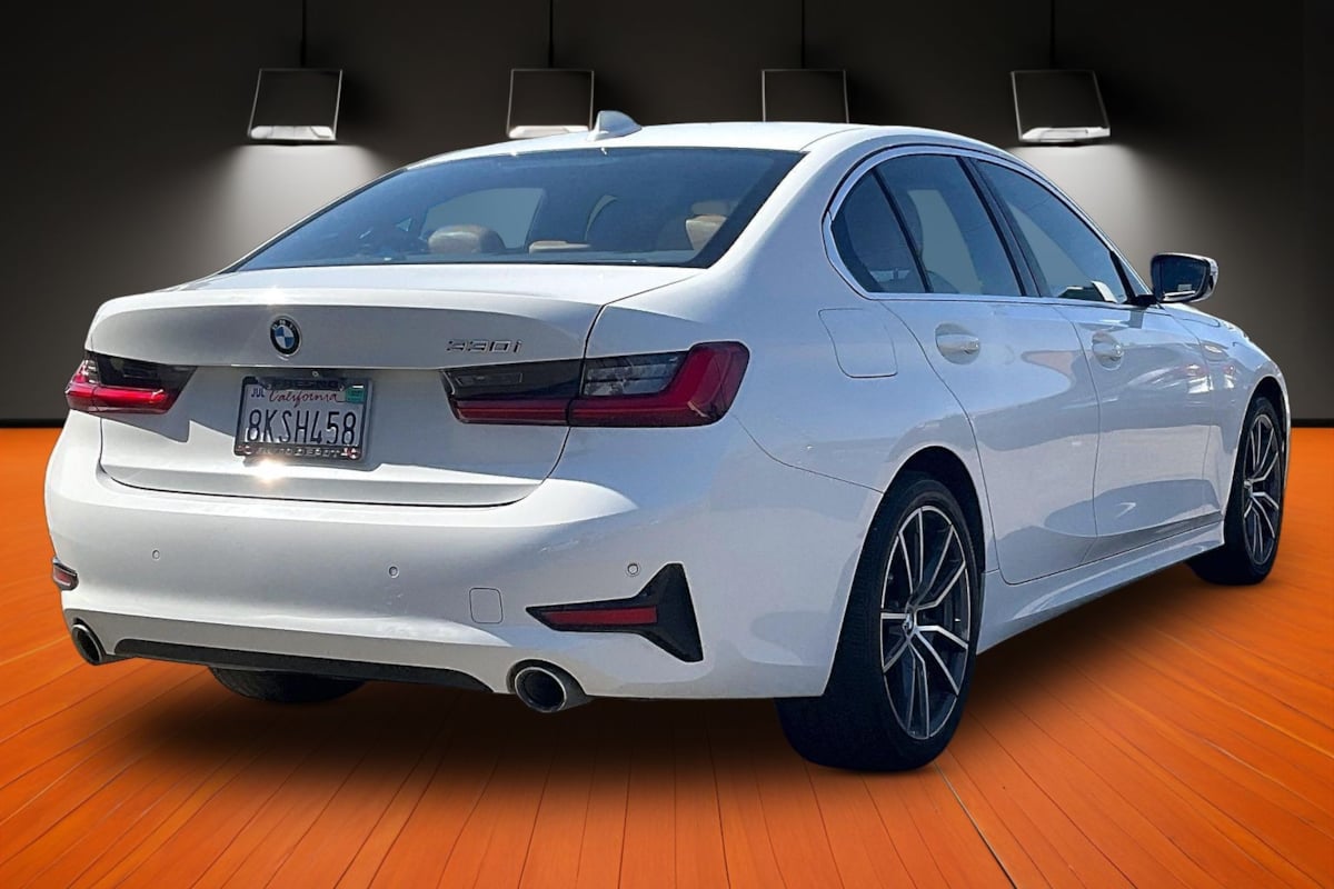Photo 11 of this BMW 3 Series