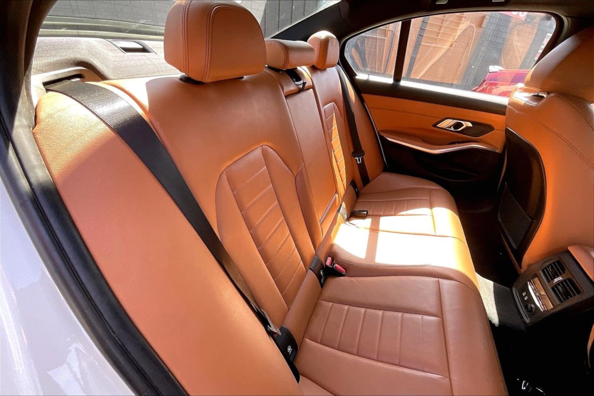 Photo 22 of this BMW 3 Series