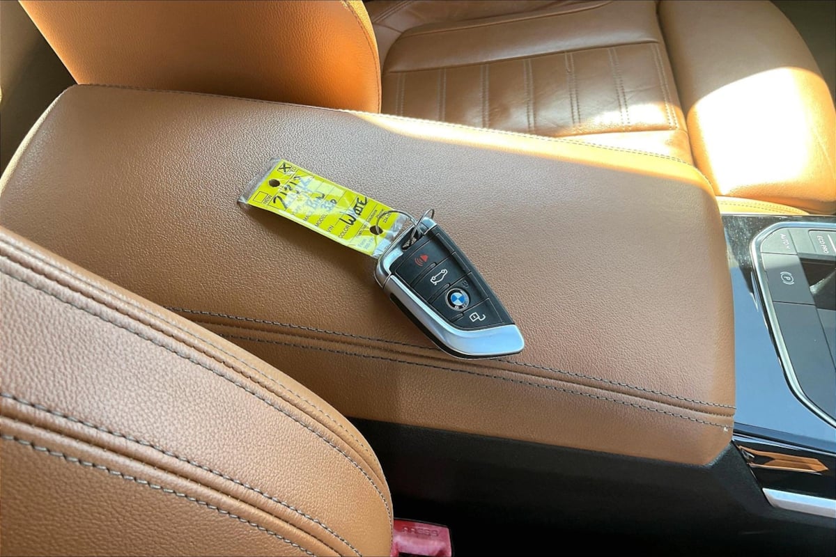 Photo 9 of this BMW 3 Series