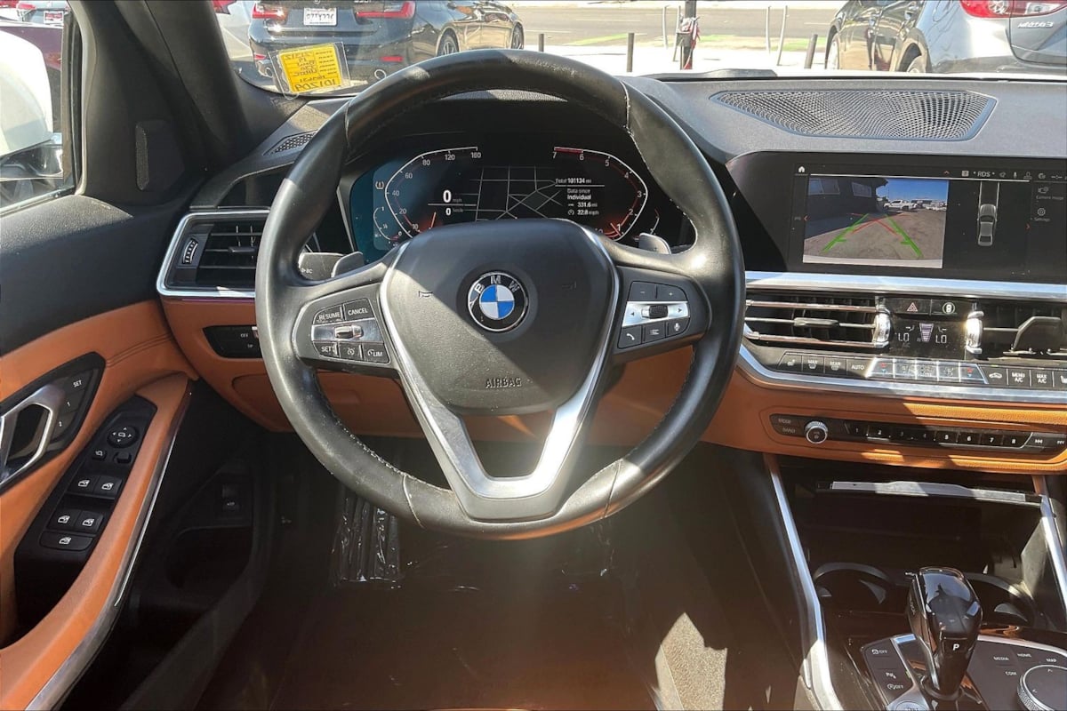 Photo 5 of this BMW 3 Series
