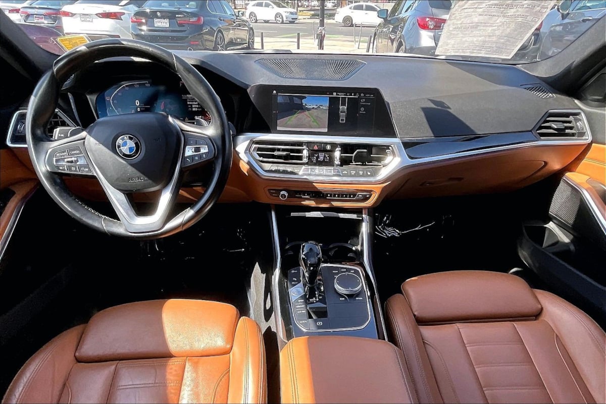 Photo 13 of this BMW 3 Series