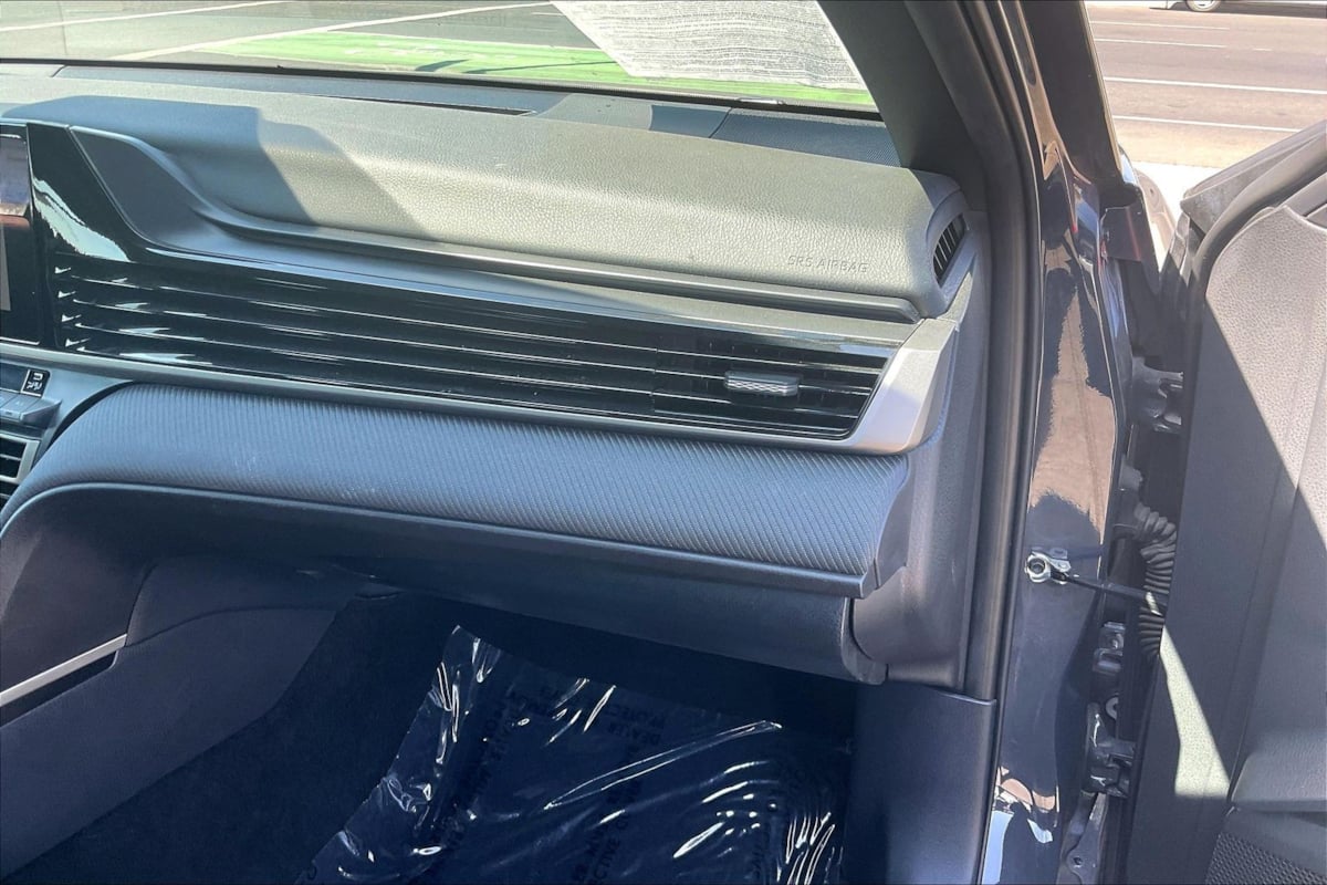 Photo 14 of this Toyota Camry