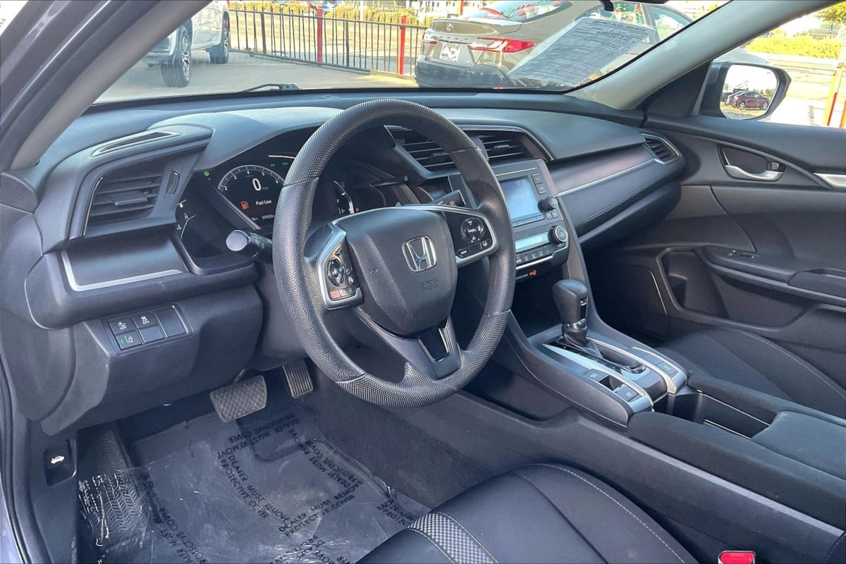 Photo 12 of this Honda Civic Sedan