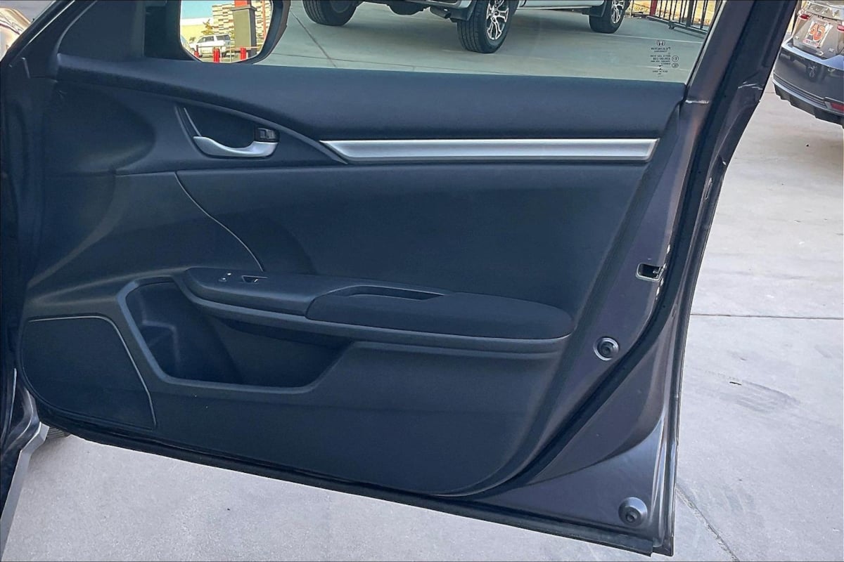 Photo 19 of this Honda Civic Sedan