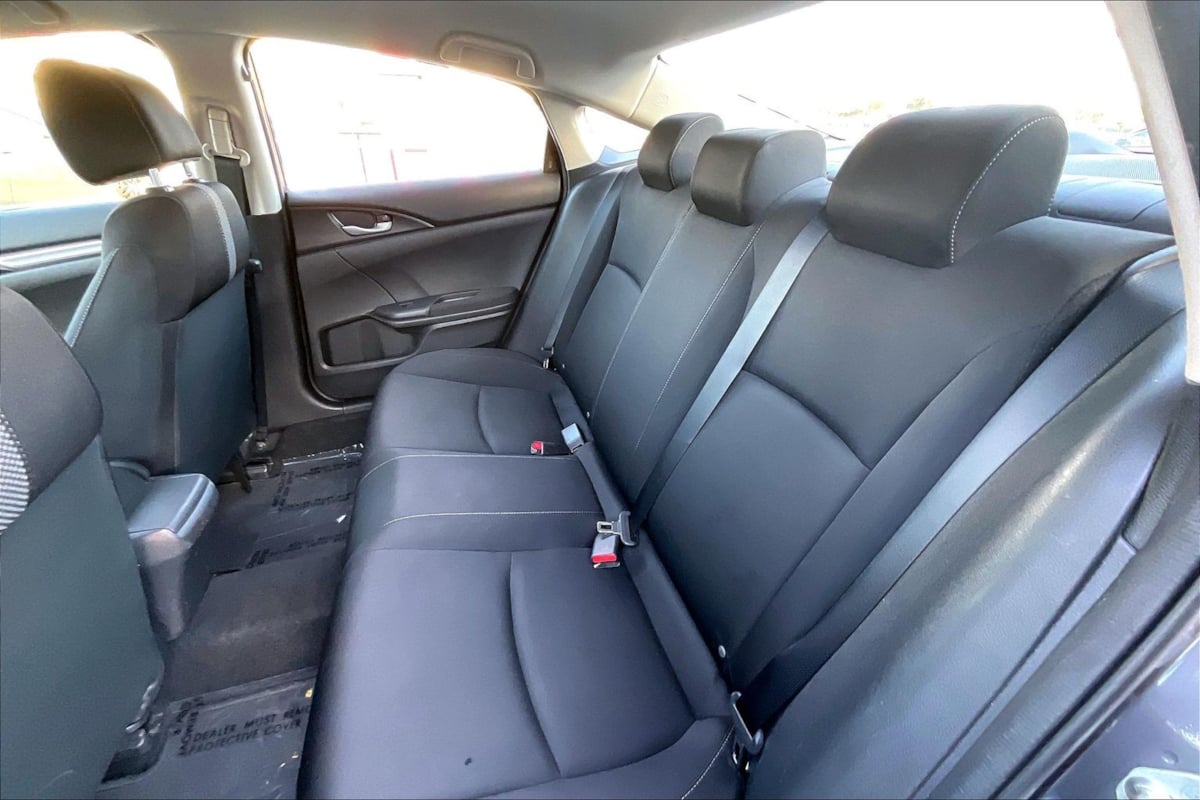 Photo 21 of this Honda Civic Sedan
