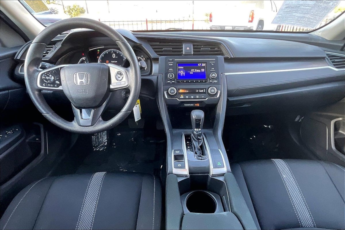 Photo 13 of this Honda Civic Sedan