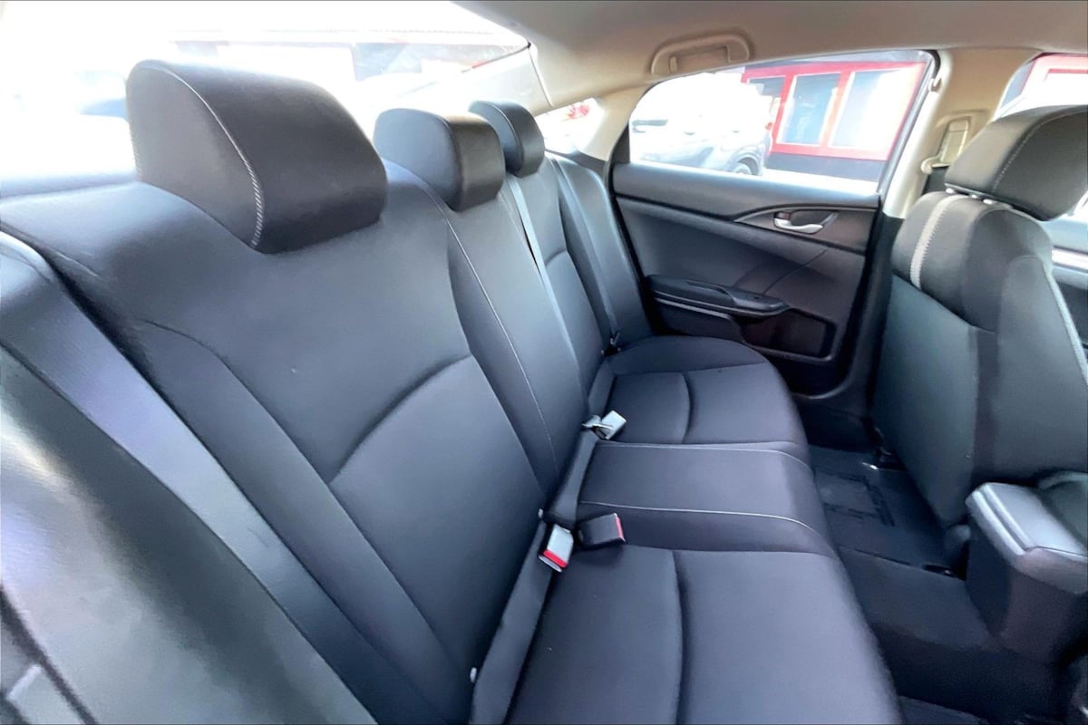 Photo 22 of this Honda Civic Sedan