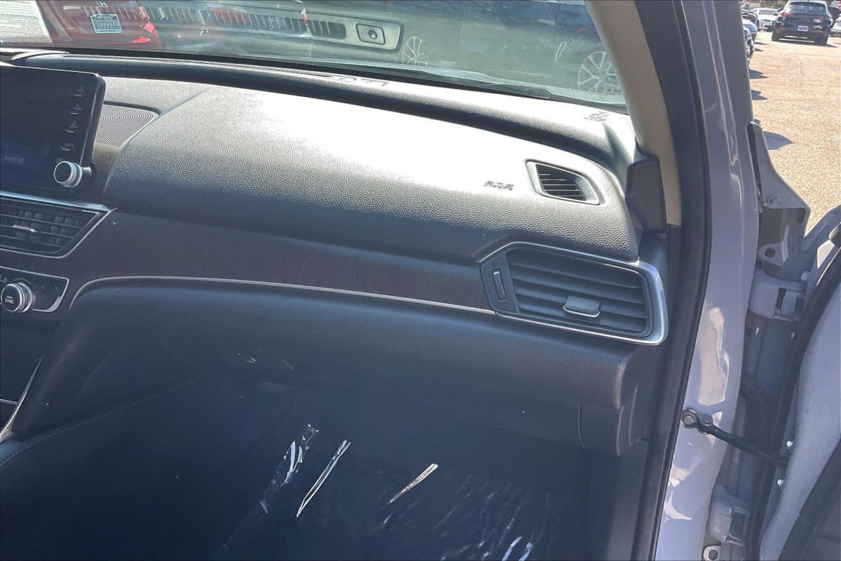 Photo 14 of this Honda Accord Sedan