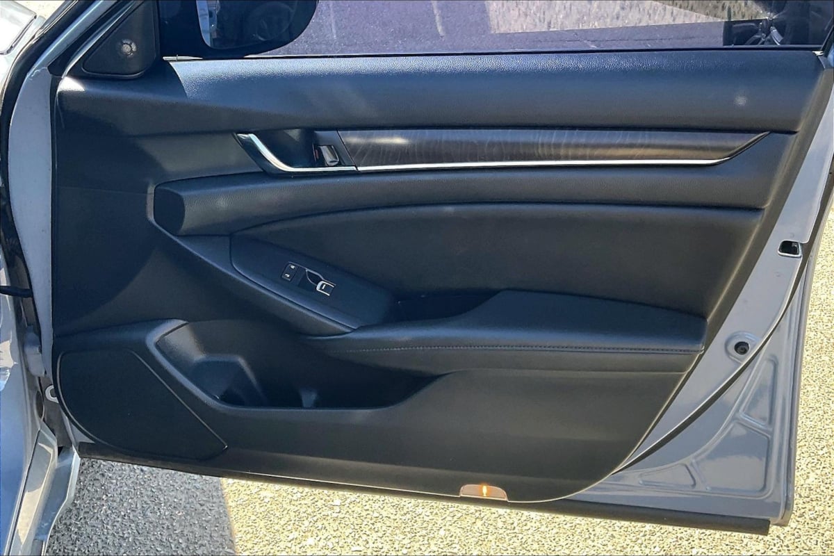 Photo 19 of this Honda Accord Sedan