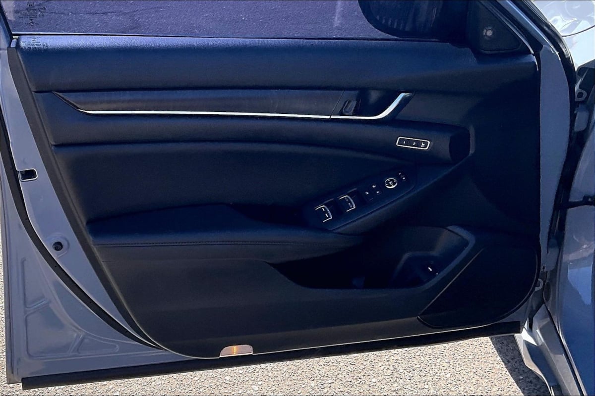 Photo 18 of this Honda Accord Sedan